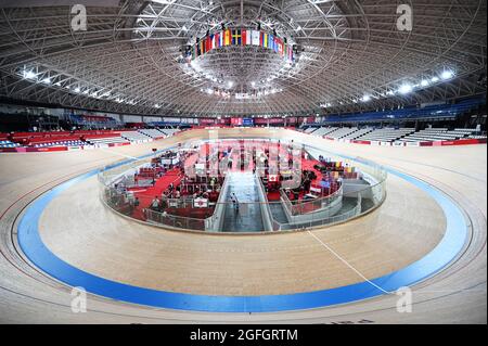 Shizuoka, Giappone. Credito: MATSUO. 25 ago 2021. Vista generale all'interno del percorso ciclistico del velodromo di Izu : durante i Giochi Paralimpici di Tokyo 2020 al velodromo di Izu a Shizuoka, Giappone. Credit: MATSUO .K/AFLO SPORT/Alamy Live News Foto Stock