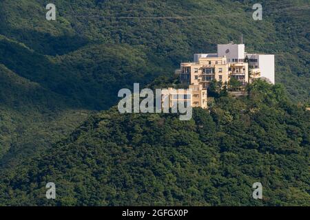 Cameron Mansions, uno sviluppo di appartamenti di lusso su Magazine Gap Road, Bowen Hill, dal tetto del 2ifc, l'edificio più alto dell'Isola di Hong Kong Foto Stock