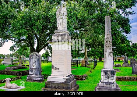 La trama della famiglia Nott è raffigurata nel cimitero di Magnolia, 14 agosto 2021, a Mobile, Alabama. Foto Stock