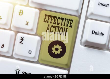 Segno di testo che mostra l'azione effettiva. Foto concettuale che produce lo scopo previsto o risultato previsto idee di documentazione online, Caricamento importante Foto Stock