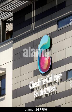 Ellesmere Port Cheshire College - Sud e Ovest Foto Stock