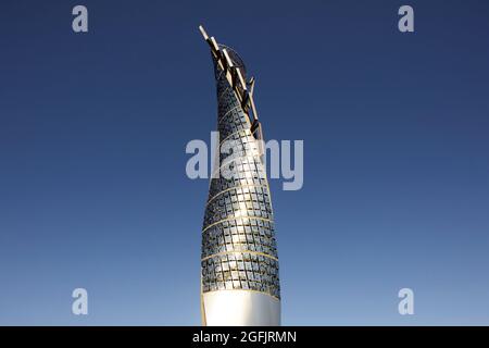 The Spirit of Sport Sculpture on De Haviland Way, Horwich, Lancashire, adiacente allo stadio della squadra di calcio di Bolton Wanderer Foto Stock