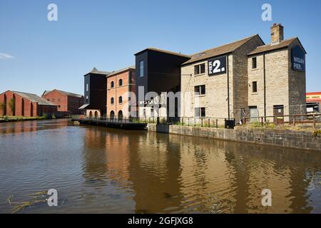 Wigan, Lancashire, Wigan Pier 2 e 3 con il canale di Leeds Liverpool Foto Stock