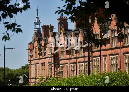 Punto di riferimento del centro città di Wigan, Lancashire, The Old Courts Gerrard Winstanley House, Crawford Street e Church Gardens Foto Stock