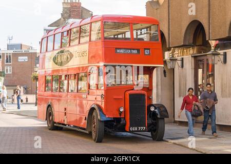 Autobus d'epoca all'Heritage Weekend a Northampton Foto Stock