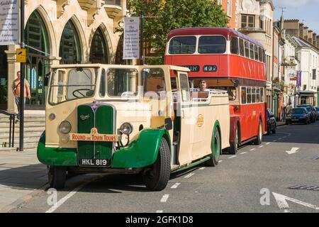 Autobus d'epoca all'Heritage Weekend a Northampton Foto Stock