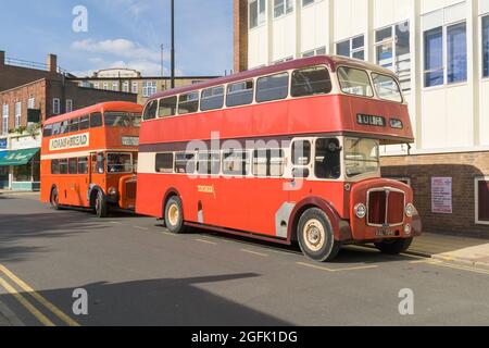 Autobus d'epoca all'Heritage Weekend a Northampton Foto Stock