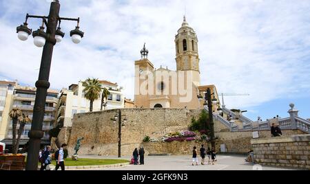 Panorámica desde la escalation de la iglesia de sant Bartomeu y Santa Tecla, Sitges, Barcellona, Catalunya, España, Europa Foto Stock