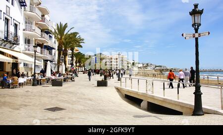 Paseo Maritimo de Sitges Barcellona, Catalunya, Spagna, Europa Foto Stock