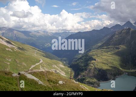 Grossglockner Hochalpenstrasse - strada alpina panoramica in Austria Foto Stock