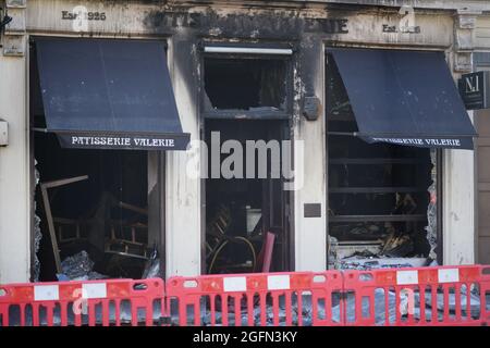 Edimburgo Scozia, Regno Unito agosto 26 2021. La Patisserie Valerie su George IV Bridge a seguito di un grave incidente d'incendio. Credit: SST/Alamy Live News Foto Stock