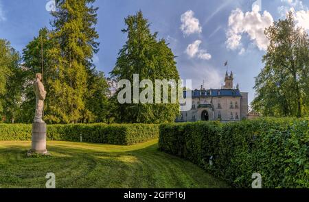 Laitse, Estonia - 12 Agosto, 2021: Vista del castello di Laitse casa padronale nel nord Estonia Foto Stock