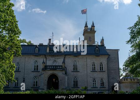 Laitse, Estonia - 12 Agosto, 2021: Vista del castello di Laitse casa padronale nel nord Estonia Foto Stock