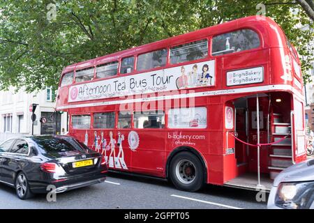 Brigit's Bakery tour pomeridiano in autobus con tè a due piani sulla rotta master Londra Inghilterra Foto Stock