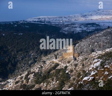 FRANCIA. AUDE (11) LASTOURS CATHAR CASTELLO SOTTO LA NEVE Foto Stock