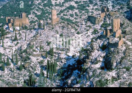 FRANCIA. AUDE (11) LASTOURS CATHAR CASTELLO SOTTO LA NEVE Foto Stock