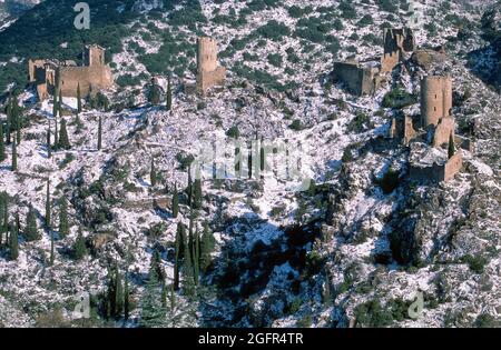 FRANCIA. AUDE (11) LASTOURS CATHAR CASTELLO SOTTO LA NEVE Foto Stock