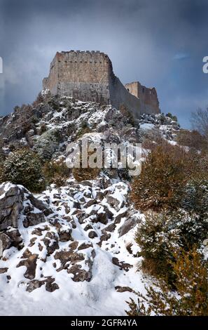 Francia. Ariège (09) Castello cataro di Montsegur sotto la neve Foto Stock