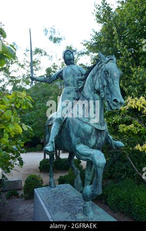 Reims, Francia, statua di Jeanne d´Arc di fronte alla Cattedrale Foto Stock