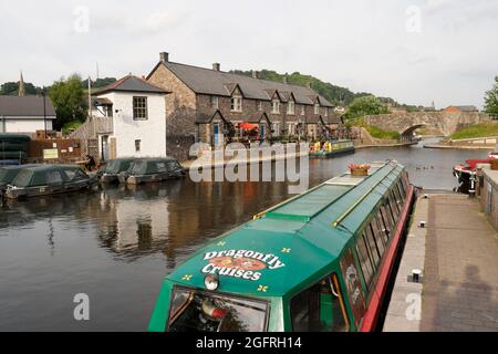 Bacino del canale restaurato / molo in Brecon Galles. Canale di Brecon Foto Stock