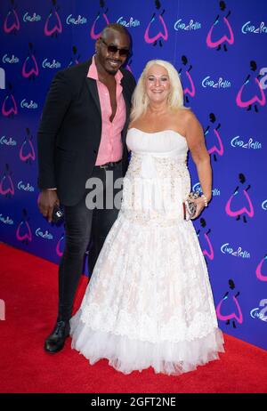 Londra, Regno Unito. 25 ago 2021. Ben Ofoedu e Vanessa Feltz partecipano alla 'Cenerentola' di Andrew Lloyd Webber al Teatro Gillian Lynne. (Foto di Gary Mitchell/SOPA Images/Sipa USA) Credit: Sipa USA/Alamy Live News Foto Stock