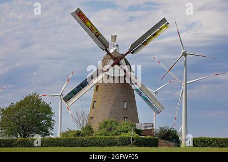 Museo mulino a vento a Breberer, Selfkant-Muehlenstrasse con ruote a vento, Germania, Renania settentrionale-Vestfalia, basso Reno, Gangelt Foto Stock