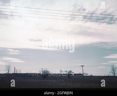 US, ferrovie americane nel colore 1939 cantiere proviso Chicago, treno che viene spinto sopra la gobba Foto Stock