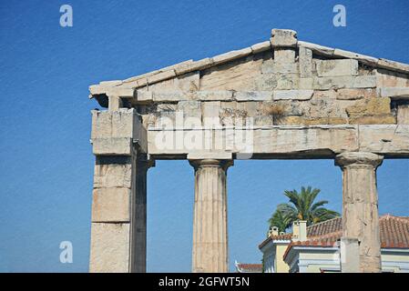 Foto vintage da cartolina della porta di Athena Archegetis un antico monumento storico con quattro colonne doriche e una base tutta di marmo pentelico in Grecia. Foto Stock