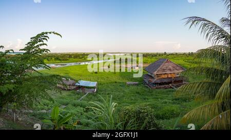 Iquitos, Perù - Set 2019: Casa tradizionale del fiume Amazzone a Iquitos, Loreto, Perù, America Latina. Amazzonia Foto Stock