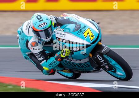 Silverstone Circuit, Silverstone, Northamptonshire, Regno Unito. 27 ago 2021. MotoGP Gran Premio di Gran Bretagna, Practice Day; il pilota leopardo Dennis Foggia sulla sua Honda NSF250RW nella categoria Moto3 Credit: Action Plus Sports/Alamy Live News Foto Stock