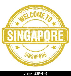 BENVENUTI A SINGAPORE - SINGAPORE, parole scritte su un francobollo giallo grungo Foto Stock