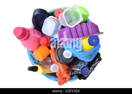 vista dall'alto di un rifiuti con contenitori di plastica, bottiglie, sacchetti ... Foto Stock