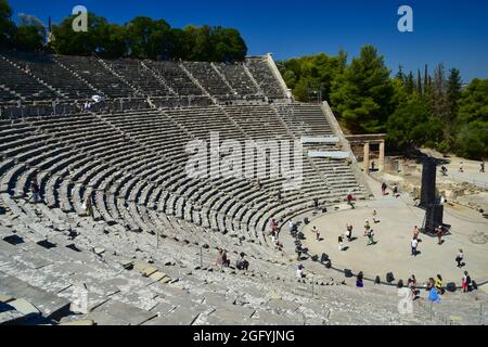L'antico teatro di Epidavros, in Grecia, vanta un'ottima acustica Foto Stock