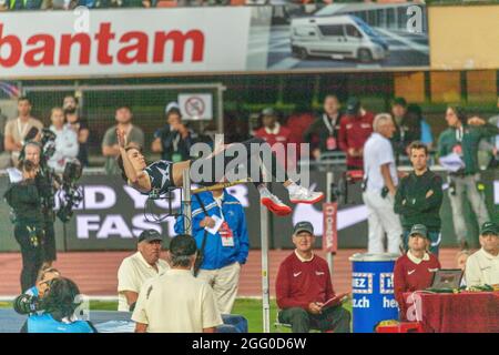 Losanna, Svizzera. 8 maggio 2021. Yuliya Levchenko di Ucraina è in azione durante il salto di altezza donne il Grand-Prix Athletissima IAAF Wanda Diamond League a Losanna 2021 (Foto di Eric Dubost/Pacific Press/Sipa USA) Credit: Sipa USA/Alamy Live News Foto Stock