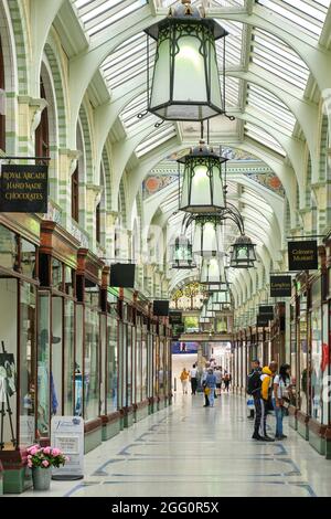 All'interno della Royal Arcade di Norwich Foto Stock