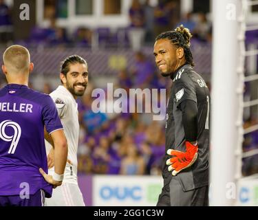 Orlando, Stati Uniti. 27 ago 2021. Pedro Gallese (1 Orlando City) ride durante la partita di calcio della Major League tra Orlando City e Inter Miami all'Explororia Stadium di Orlando, Florida. NESSUN USO COMMERCIALE. Credit: SPP Sport Press Photo. /Alamy Live News Foto Stock