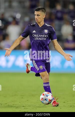 27 agosto 2021: IL difensore di Orlando City JOAO MOUTINHO (4) si prepara a giocare durante la partita di calcio MLS Orlando City vs Inter Miami all'Explororia Stadium di Orlando, Fl il 27 agosto 2021. (Credit Image: © Cory Knowlton/ZUMA Press Wire) Foto Stock