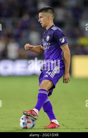 27 agosto 2021: IL difensore di Orlando City JOAO MOUTINHO (4) si prepara a giocare durante la partita di calcio MLS Orlando City vs Inter Miami all'Explororia Stadium di Orlando, Fl il 27 agosto 2021. (Credit Image: © Cory Knowlton/ZUMA Press Wire) Foto Stock