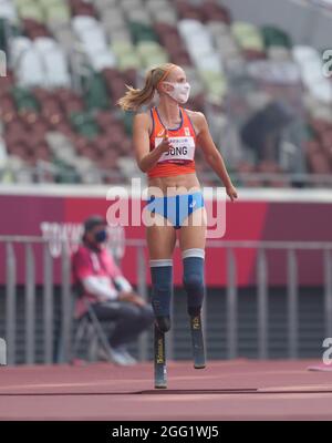 28 agosto 2021: Fleur Jong da Nederlands a salto lungo durante l'atletica al Tokyo Paralympics, Stadio Olimpico di Tokyo, Tokyo, Giappone. Kim Price/CSM Credit: CAL Sport Media/Alamy Live News Foto Stock