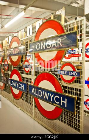 Transport Museum, Acton Town, Underground Roundel Signs, Londra, Inghilterra Foto Stock