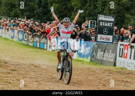 Evie RICHARDS di Gran Bretagna, 1° posto elite donne Cross Country Olympic XCO, durante i Campionati del mondo MTB 2021, Mountain Bike evento ciclistico il 25 agosto 2021 in Val di Sole, Italia - Foto Olly Bowman / DPPI Foto Stock