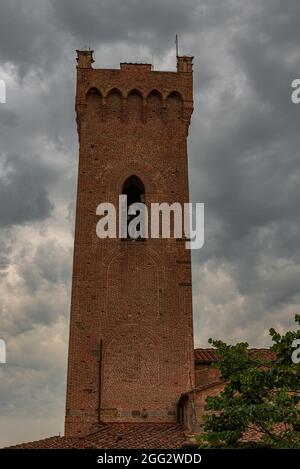 La Cattedrale di Santa Maria Assunta e San Genesio è il principale luogo di culto cattolico a San Miniato, la chiesa madre della diocesi del sam Foto Stock