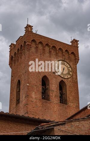 La Cattedrale di Santa Maria Assunta e San Genesio è il principale luogo di culto cattolico a San Miniato, la chiesa madre della diocesi del sam Foto Stock