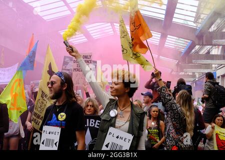 LONDRA - 28 AGOSTO 2021: I manifestanti della ribellione animale sulla marcia nazionale per i diritti degli animali a Londra. Foto Stock