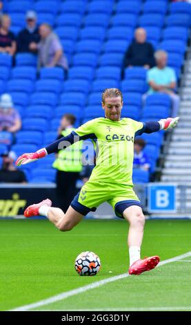 Brighton, Regno Unito. 28 agosto 2021. Jordan Pickford, portiere di Everton, si riscalda prima della partita della Premier League tra Brighton & Hove Albion ed Everton all'Amex il 28 agosto 2021 a Brighton, Inghilterra. (Foto di Jeff Mood/phcimages.com) Credit: PHC Images/Alamy Live News Credit: PHC Images/Alamy Live News Foto Stock