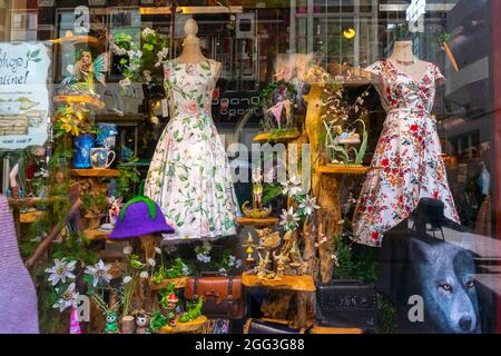 Amsterdam, Olanda, Store Front, Vintage Shop Abbigliamento 'Asian Spirit', vetrine, vestiti, negozio locale Foto Stock