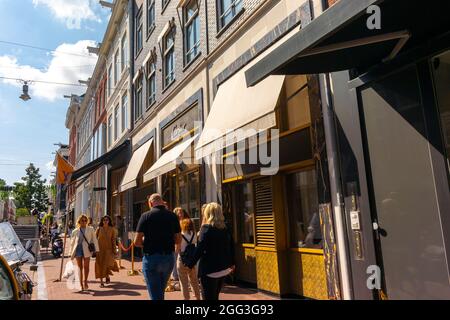 Amsterdam, Olanda, Street Scenes, Row negozi di lusso, nel quartiere storico della città vecchia, Prestige Consumers, centro di amsterdam Foto Stock