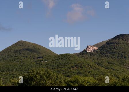 Miranda, Isernia, Molise. In provincia di Isernia, a pochi chilometri dalla città di pentra, sorge Miranda, un incantevole villaggio a 900 metri di altitudine Foto Stock