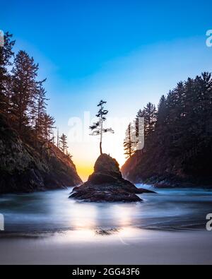 Deadman's Cove a Cape delusione nello stato di Washington al tramonto Foto Stock