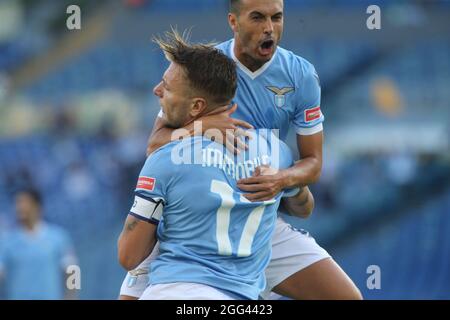 Roma, Italia. 28 agosto 2021. ROMA, Italia - 28.08.2021: In azione durante la Serie Italiana UNA partita di calcio tra ROMA e FIORENTINA allo stadio Olimpico di Roma il 22 agosto 2021. Credit: Independent Photo Agency/Alamy Live News Foto Stock